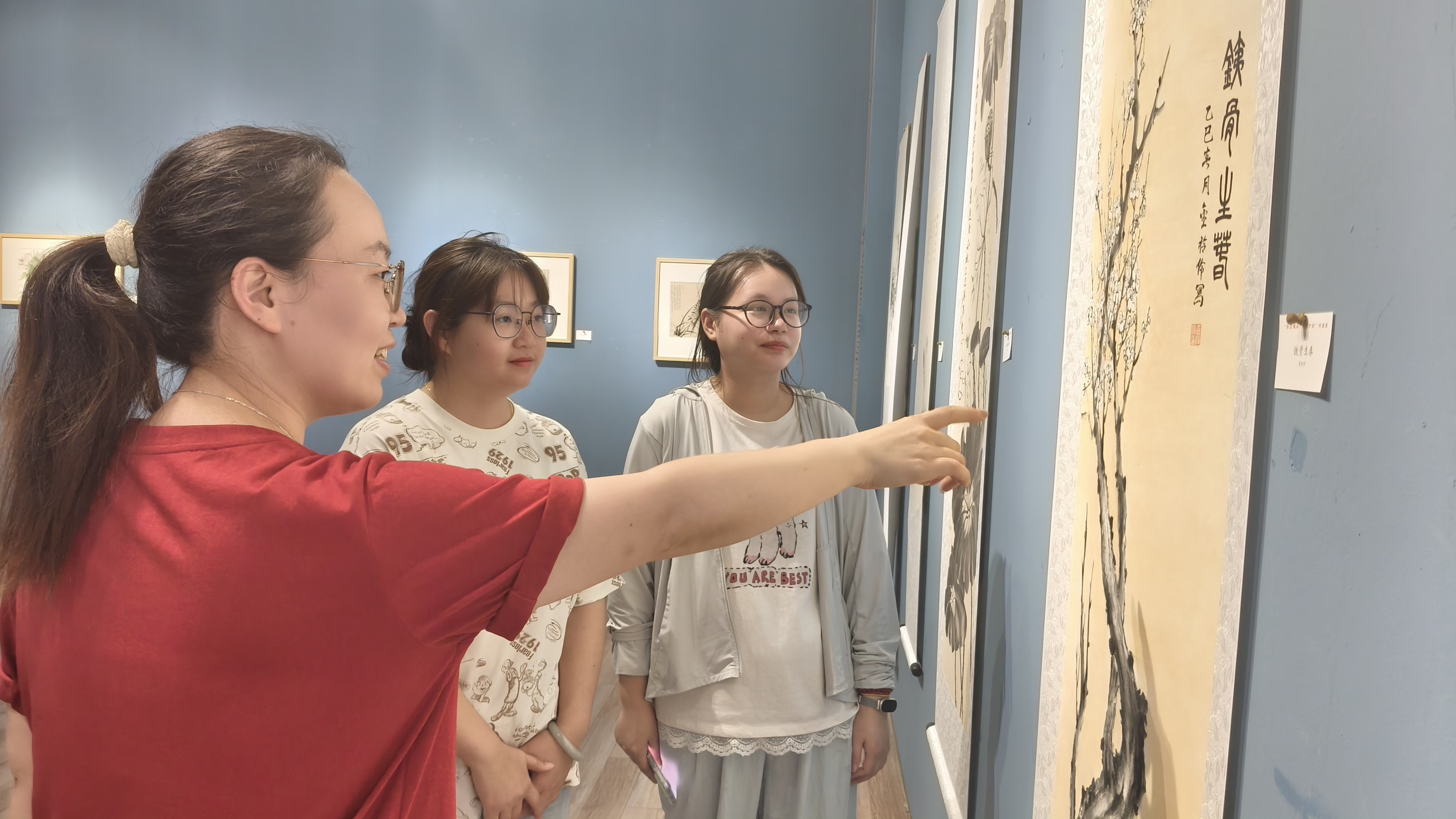书画展现场.jpg